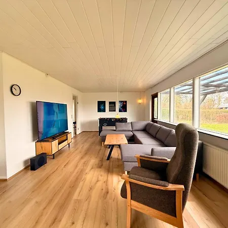 4 Bedrooms Cozy & Spacious - Lalandia & Puttagrden & Femern